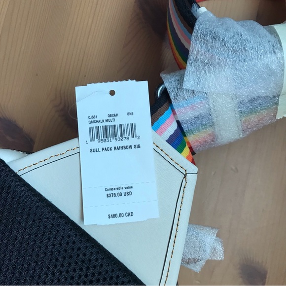 🌈 Coach Sullivan Pack In Rainbow Signature Canvas - Picture 9 of 16